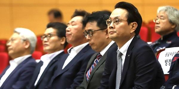 KT&G 지배구조 최우등생의 '옥에 티' 공익법인 자사주 보유, 방경만 해결할까 