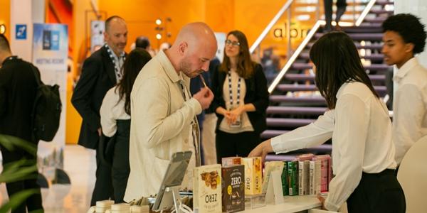 롯데 한국 일본 경영진 글로벌 행사서 한자리에, 