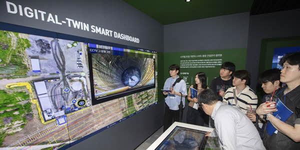 현대건설, '로보틱스 기반 자동화 및 안전' 주제로 스마트건설기술 시연회 열어