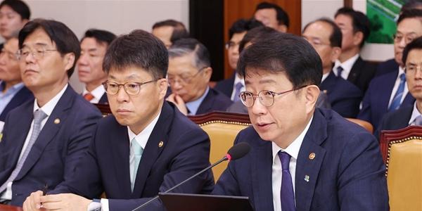 대우건설 가덕도신공항 사업 핵심으로 부상, 계약 조건과 국토장관 변수 여전