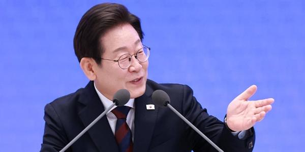 이재명 취임 1달 '국정안정' 합격점, '민생·개혁·관세' 본게임 이제 시작