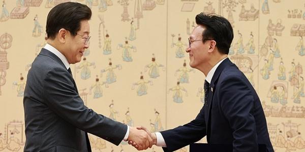 이재명 국무총리 임명장 수여, 김민석 '송미령 반대' 농민단체 만나 첫 행보