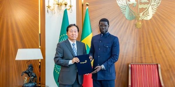 동원그룹 지주사 방문단 세네갈 대통령 예방, 