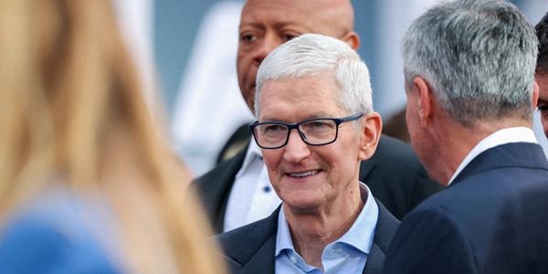 애플 인공지능 실기에 팀쿡 교체설까지 돌아, 