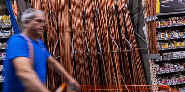 '트럼프 구리 관세' 중국과 AI 경쟁 발목 잡는다, 정책 역효과 갈수록 부각