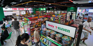 세븐일레븐 미래형 매장 '뉴웨이브 종각점' 개장, 즉석식품ᐧ관광상품 특화