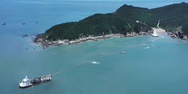 대한전선 포설선 '팔로스', 영광낙월 해상풍력 외부망 포설 완료