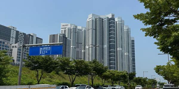 [생숙, 주택공급 활로되나①] 인공섬 위 49층 '모래성 라인', 안산 반달섬 생활형숙박시설 돌파구 '산 넘어 산'