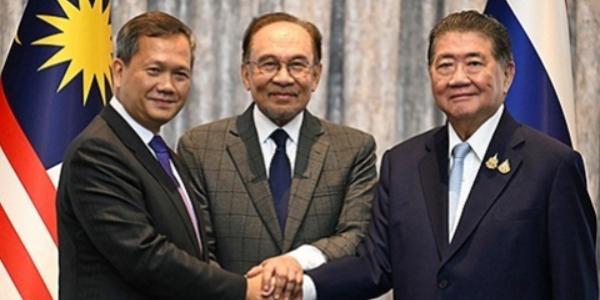 태국 캄보디아 교전 나흘 만에 정상회담서 조건 없는 휴전 합의
