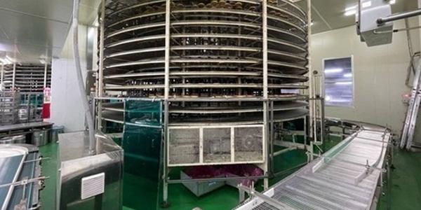 SPC 8시간 초과 야근 폐지 '백기투항', 허영인 계열사 저수익성·저임금 해결 '첩첩산중'