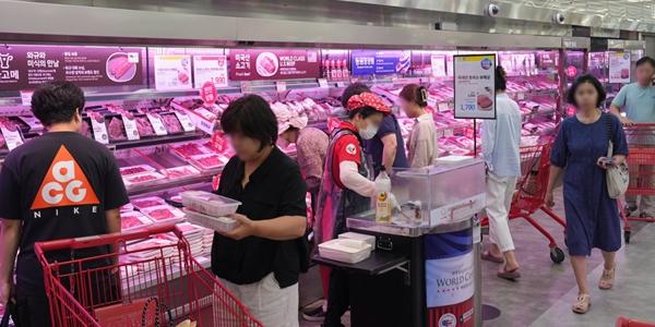 롯데마트 말복 앞두고 보양식 식재료 행사, 닭고기·전복 포함 최대 50% 할인