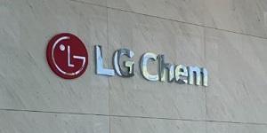 LG화학 2분기 영업이익 4768억 내 21% 늘어, 석유화학 적자 지속에도 LG엔솔 개선 