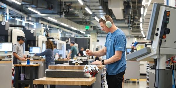 애플 삼성전자와 협력 및 미국 투자 확대에 증권가 호평, 