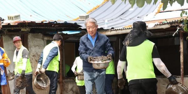 농협 수해복구 일손 1만3천여 명 지원, 강호동 