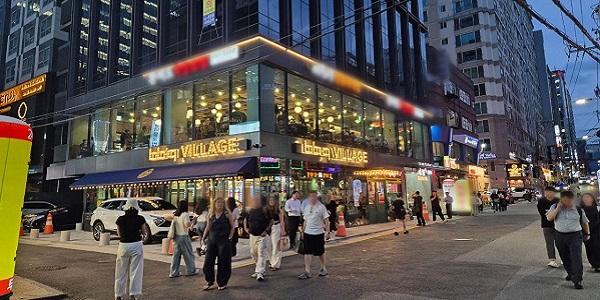 BBQ 서울 강남역에 대형 프리미엄 매장 열어, 대표 랜드마크 발돋움 기대