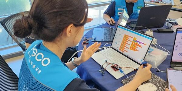 포스코 대학생 봉사단 '비욘드', 직접개발 공학키트로 지역 소외 아동 교육