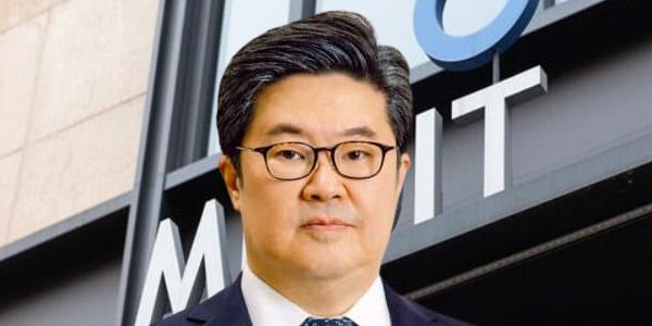 MBK 메디트 너무 비싸게 샀나, 적자에도 배당금 늘리자 김병주 '인수금융' 방식 주목