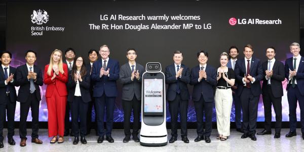 영국 국무상 'LG AI연구원' 방문, 한국 영국 금융 AI 협력 강화