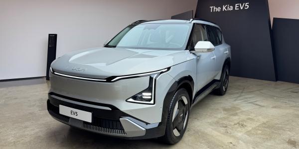 [현장] 가속 페달 오조작 방지와 반려동물 케어 기능, 세심한 기술력 돋보이는 기아 EV5 