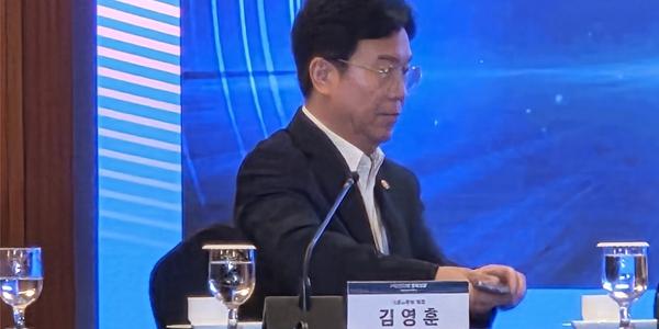 [현장] 노동장관 김영훈 "노란봉투법이 불법파업 용인하는 것 아냐" "노동계에도 책임 강조할 것"