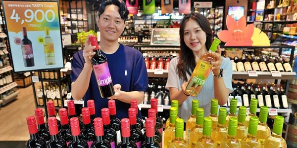롯데마트·슈퍼, 1병에 4900원짜리 칠레산 와인 '테이스티 심플' 2종 내놔