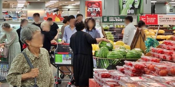 롯데마트 11~17일 '초신선 페스타' 열어, 초가을 제철 먹거리 최대 60% 할인