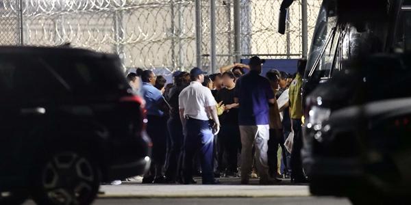 LG엔솔 미국서 구금 뒤 귀국 인원에 전세기·개별 차량 지원, 