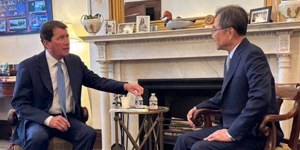 외교장관 조현 미국 상원의원과 구금사태 논의, 