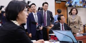 국회 법사위 '나경원 간사 선임' 부결, 민주당 '무기명 투표' 요구하자 국힘 표결 불참