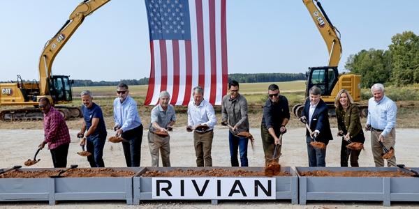 LG엔솔 미국 '구금 사태' 회복 가늠자, 리비안 메르세데스-벤츠 수요 대응 분주