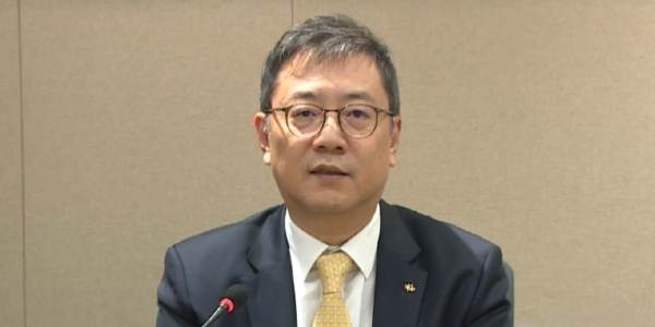 <a href='https://www.businesspost.co.kr/BP?command=article_view&num=401319' class='human_link' style='text-decoration:underline' target='_blank'>양종희</a> KB금융 주주환원 3조 플랜 '이상무', 주춤한 주가 상승세 돌아올까