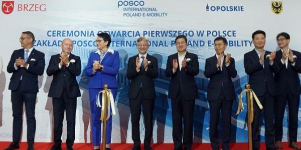 포스코인터내셔널 폴란드서 연 전기차 120만대 분 구동모터코어 공장 준공, 12월부터 양산