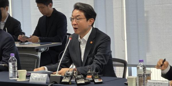 [현장] 금융위원장 이억원 첫 간담회서 '생산적금융·소비자보호' 동시 주문, 보험사 부담 커져