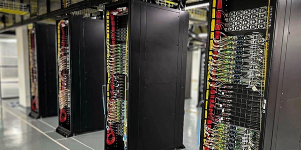 구글 인공지능 반도체 '고객사와 경쟁' 딜레마, 엔비디아 수요 대체 어렵다