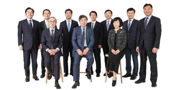 KT 사외이사 절반 교체, 권한 막강해진 이사회에 친정부·대주주 추천 인사 대거 진입할지 주목