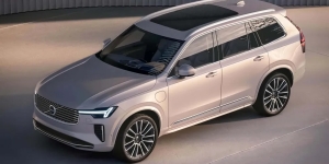 볼보코리아 실내등 전원 오류 7개월째 방치, 안이한 대응에 소비자 불만 고조