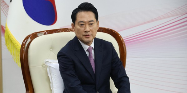 '<a href='https://www.businesspost.co.kr/BP?command=article_view&num=394572' class='human_link' style='text-decoration:underline' target='_blank'>윤석열</a> 사형 구형' 직후 한동훈 국힘 제명, 판사 출신 <a href='https://www.businesspost.co.kr/BP?command=article_view&num=413621' class='human_link' style='text-decoration:underline' target='_blank'>장동혁</a> 두 검사와 '헤어질 결심'