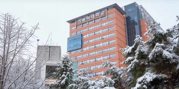 [Who Is ?] 최준규 가톨릭대학교 총장 