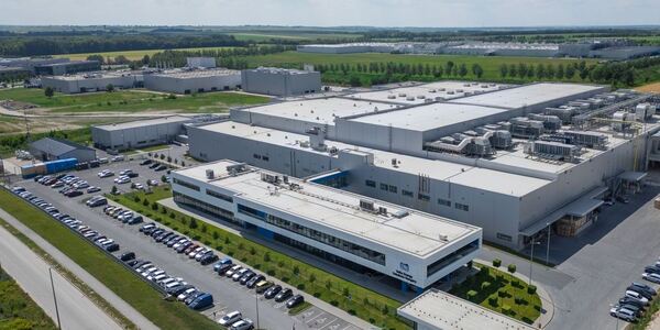 솔루스첨단소재 룩셈부르크 동박 자회사 매각키로, 곽근만 전지박 확대로 4년 적자 탈출에 무게  