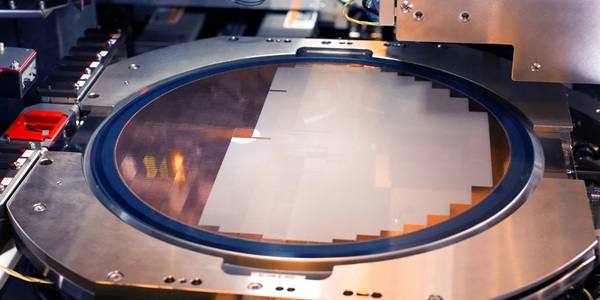 엔비디아 애플 '인텔 파운드리 활용' 계획 구체화, 삼성전자 설 자리 더욱 불안