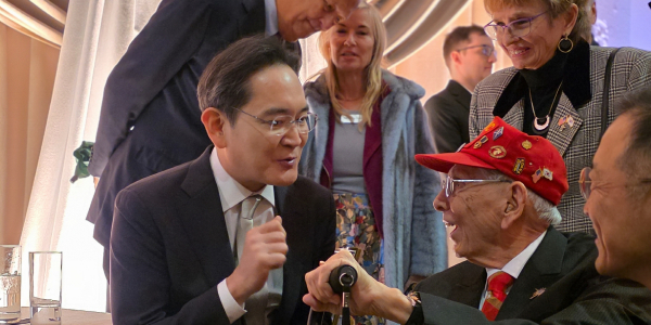 삼성 '<a href='https://www.businesspost.co.kr/BP?command=article_view&num=201367' class='human_link' style='text-decoration:underline' target='_blank'>이건희</a> 컬렉션' K-미술 소개, <a href='https://www.businesspost.co.kr/BP?command=article_view&num=425511' class='human_link' style='text-decoration:underline' target='_blank'>이재용</a> "한국과 미국 더 가까워지는 계기"