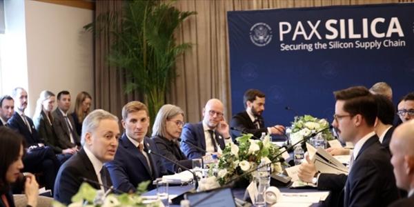 '한국 참여' 미국 반도체 공급망 동맹에 중동 국가 UAE와 카타르도 합류