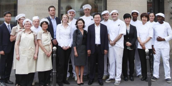 SPC그룹 파리바게뜨 신제품 보고 '두 번' 하는 이유, 허영인 부인 이미향 역할 주목