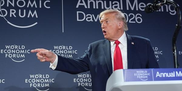 트럼프 다보스포럼 연설 '중국에 1승' 평가, 책임감 있는 강대국 이미지 뺏겨