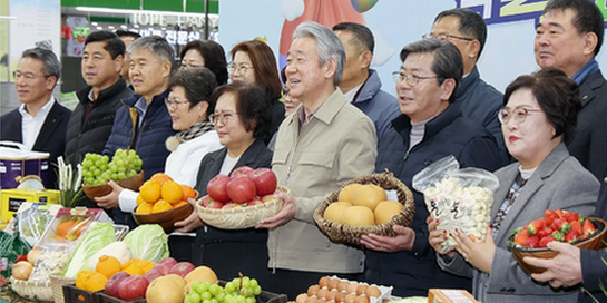 농협 물가안정 위한 설 특별할인에 510억 투입, 강호동 