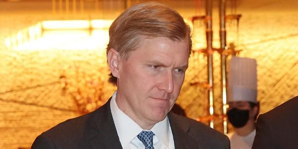 미 국방 정책담당차관 콜비 조현·안규백·위성락과 회동, 