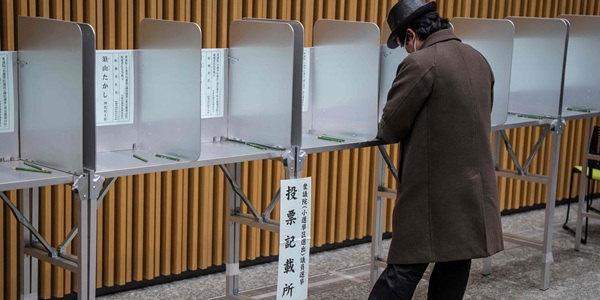 일본 다카이치 정부 '아베노믹스 재현' 총선 공약에 그치나, 실현 가능성 의문