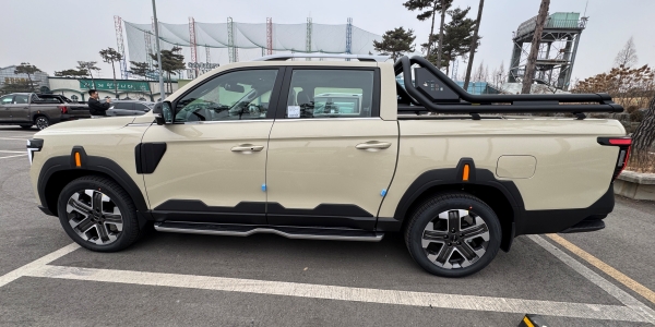 [시승기] KGM 신형 픽업트럭 '무쏘', 가솔린 '편안한 승차감' VS 디젤 '트럭 주행 감성'