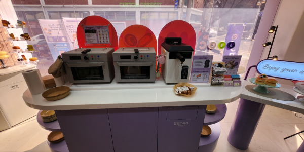 [현장] CU 성수에 '달콤한' 전초기지, '디저트' 앞세워 외국인 데이터 '줍줍'