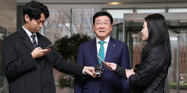 삼성 준감위원장 이찬희 "노사 관계, 삼성이 넘어야 할 가장 큰 산"